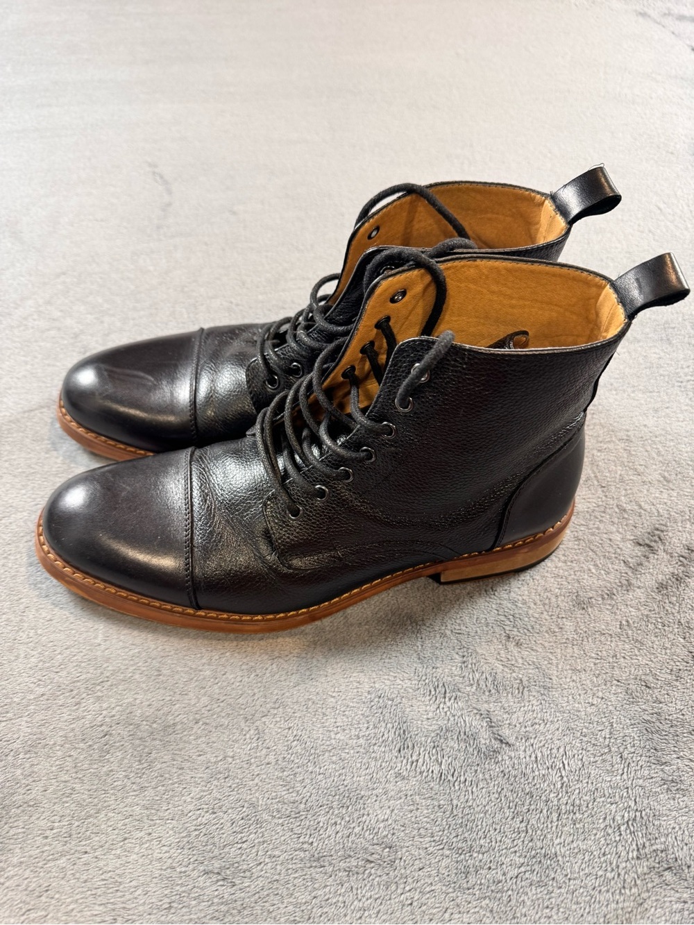 La Milano Vincent 1 Men's Black Leather Lace-Up Cap-Toe Boots with Tan Welt